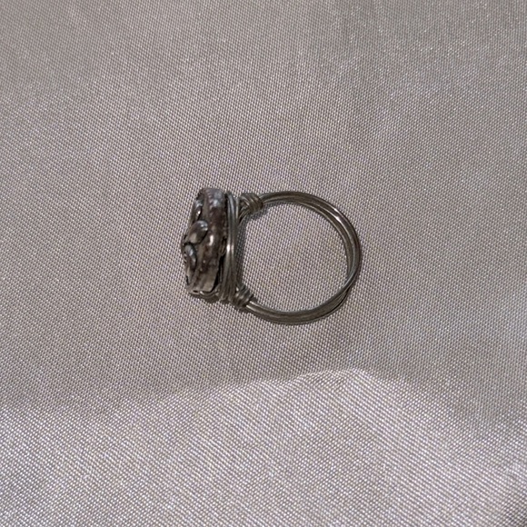 Fleur De Lis Filigree Jewelry Lot 2-Necklaces 2-Pair Earrings 1-Ring 1-Bracelet - Picture 7 of 15